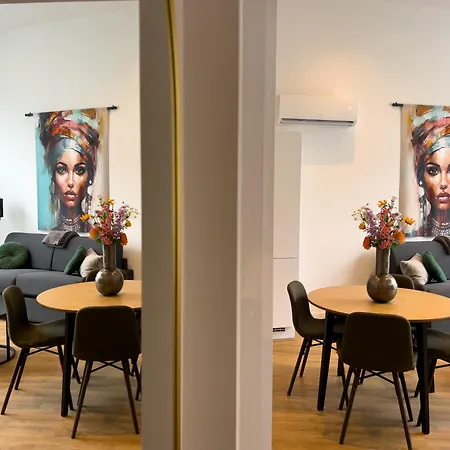 Unique Home Near Tilburg Center, Uni & Efteling, بيت للعطل