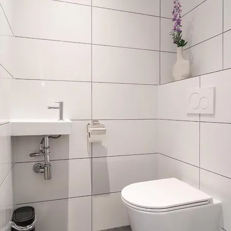 Unique Near Center, Uni & Efteling, Holiday home