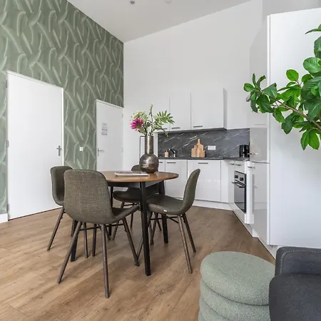 Unique Near Center, Uni & Efteling, Holiday home *
